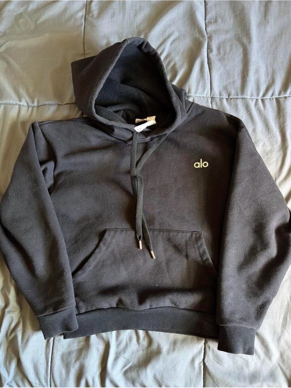 ALO Yoga Men's Black Pullover Hoodie with Subtle Logo